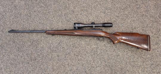 Repetierbüchse Winchester 70 Kal. 30-06 Spring. 